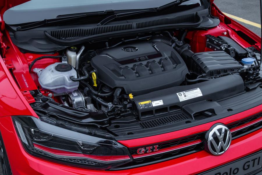 Моторный отсек Volkswagen Polo GTI (Typ AW) 2018 года  (ZA) (фото 31 из 36)